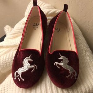 Maroon unicorn velvet flats for girls